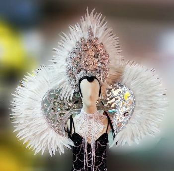 WHITE Dance Feather Carnival Brazilian Rio Carnival Samba Dance Costume  Vegas Showgirl Headdress Showgirl Shoulder Pieces Shoulder Piece Piece