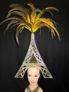 087G2 La Tour Eiffel dame de fer Paris France Eiffel Tower Showgirl Headdress