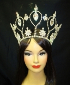 Q  Queen Feather Showgirl Headdress