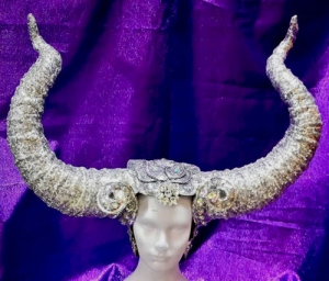 H820 HUT Hindu Giant Monster Bull Headdress