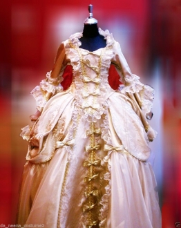 G0401 Northern Europeans Lady Cabaret Renaissance Showgirl Dress Gown